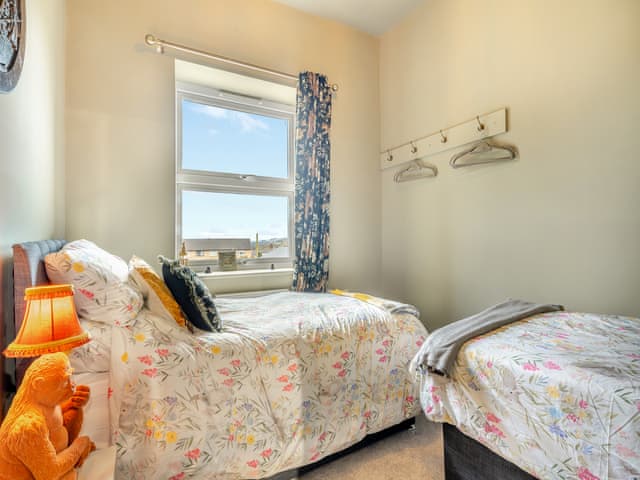 Twin bedroom | Greystonedale Mansion Holiday Retreat, Haltwhistle