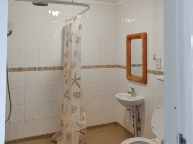 Bathroom | Thistle No.4 - Hall Farm Cottages - Hall Farm Cottages, Althorne, near Chelmsford