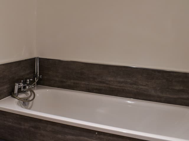 Bathroom | St Andrews Place, Bude