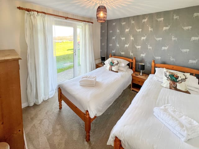 Twin bedroom | Honeysuckle Apartment - Moorhead Country Holidays, Woolfardisworthy, Clovelly