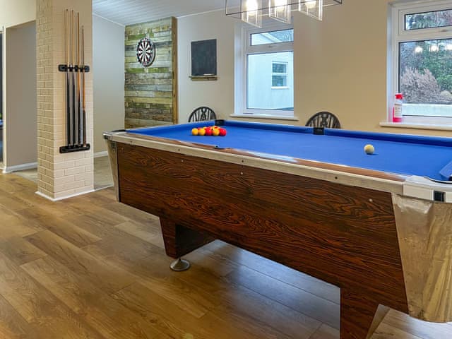 Games room | Honeysuckle Apartment - Moorhead Country Holidays, Woolfardisworthy, Clovelly
