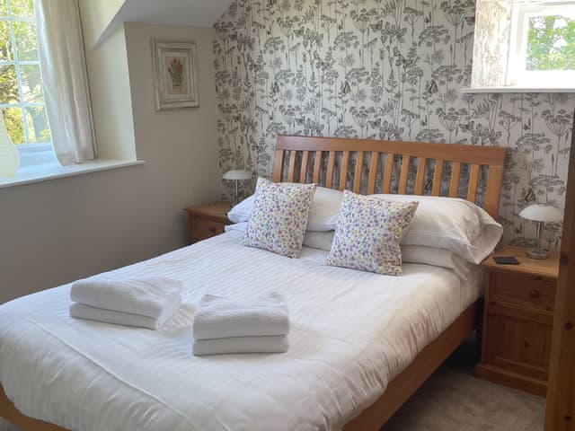 Double bedroom | Bullfinch Apartment - Moorhead Country Holidays, Woolfardisworthy, Clovelly