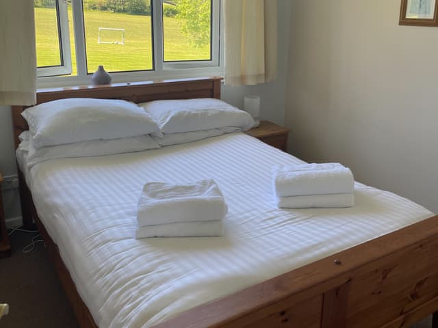 Double bedroom | Holly Apartment - Moorhead Country Holidays, Woolfardisworthy, Clovelly
