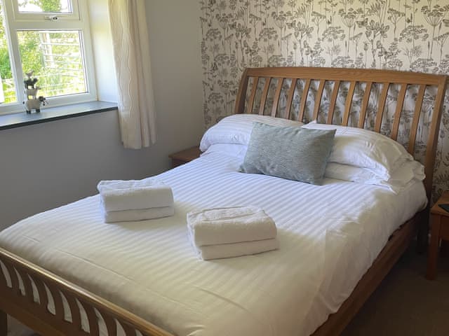 Double bedroom | Hawfinch Apartment - Moorhead Country Holidays, Woolfardisworthy, Clovelly