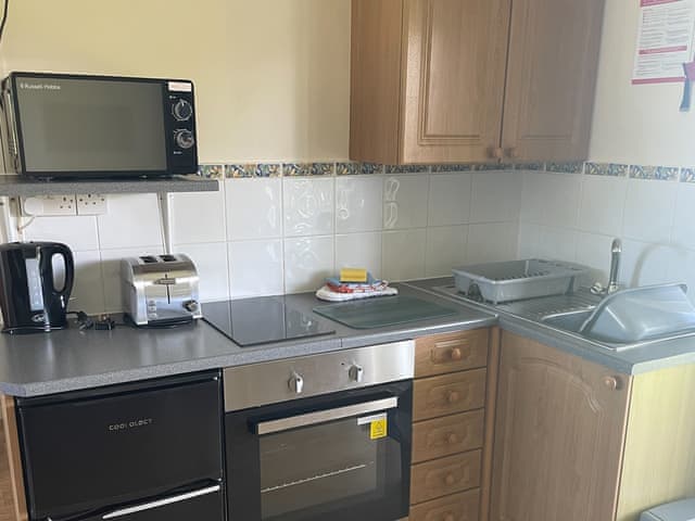 Kitchen | Chestnut Apartment - Moorhead Country Holidays, Woolfardisworthy, Clovelly