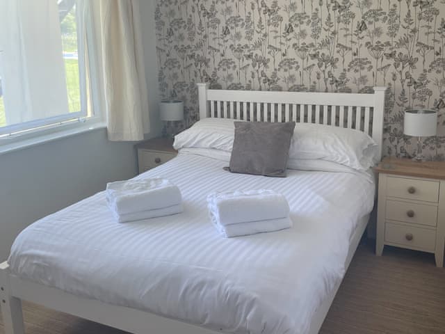 Double bedroom | Jasmine Apartment - Moorhead Country Holidays, Woolfardisworthy, Clovelly