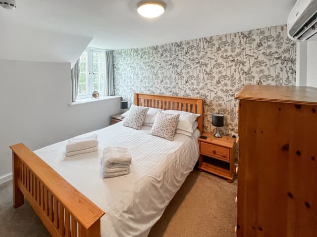 Double room with en-suite Bathroom | Greenfinch Apartment - Moorhead Country Holidays, Woolfardisworthy, Clovelly