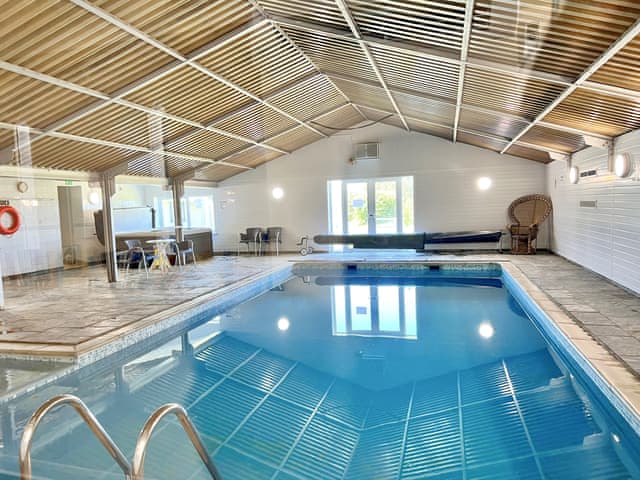 Swimming pool | Greenfinch Apartment - Moorhead Country Holidays, Woolfardisworthy, Clovelly