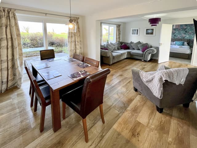 Living room/dining room | Primrose Apartment - Moorhead Country Holidays, Woolfardisworthy, Clovelly