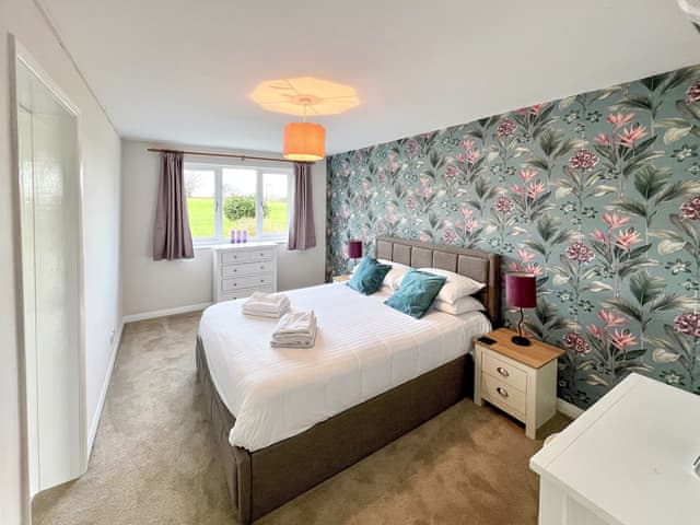 Double bedroom | Primrose Apartment - Moorhead Country Holidays, Woolfardisworthy, Clovelly