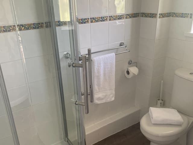 Shower room | Primrose Apartment - Moorhead Country Holidays, Woolfardisworthy, Clovelly