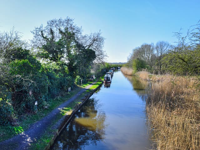 Surrounding area | Alpaca Lodge, Bartington, near Northwich