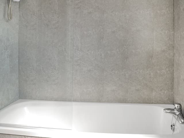 Bathroom | Swan&rsquo;s Nest, Filey