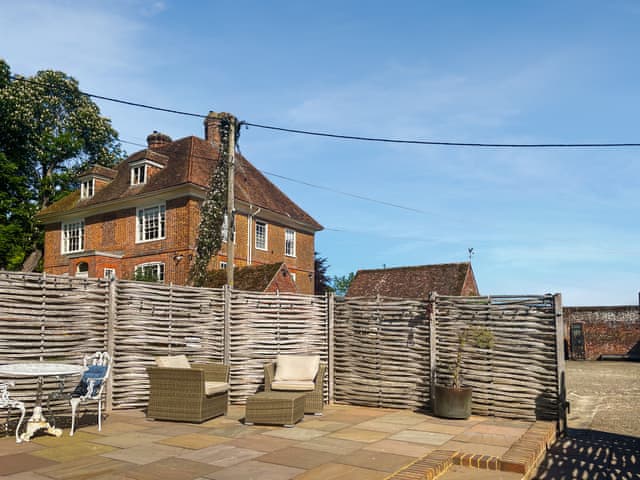 Outdoor | The Manor Pen - New Shelve Farm Holidays - New Shelve Farm Holidays, Lenham, near Maidstone