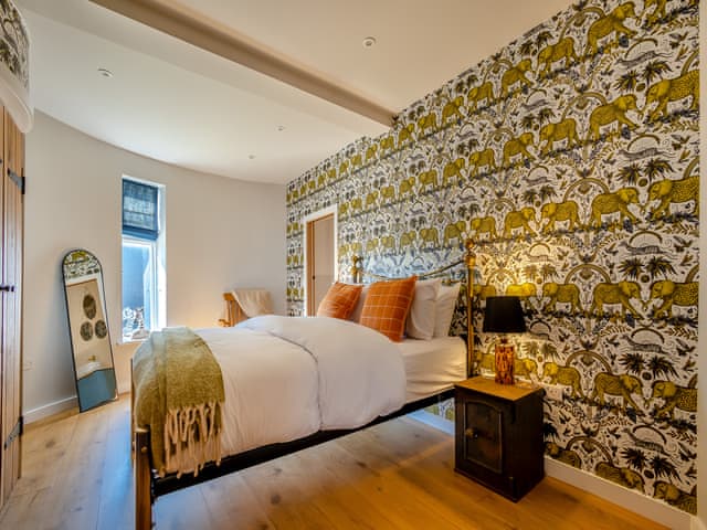 Double bedroom | The Oast - New Shelve Farm Holidays - New Shelve Farm Holidays, Lenham, near Maidstone