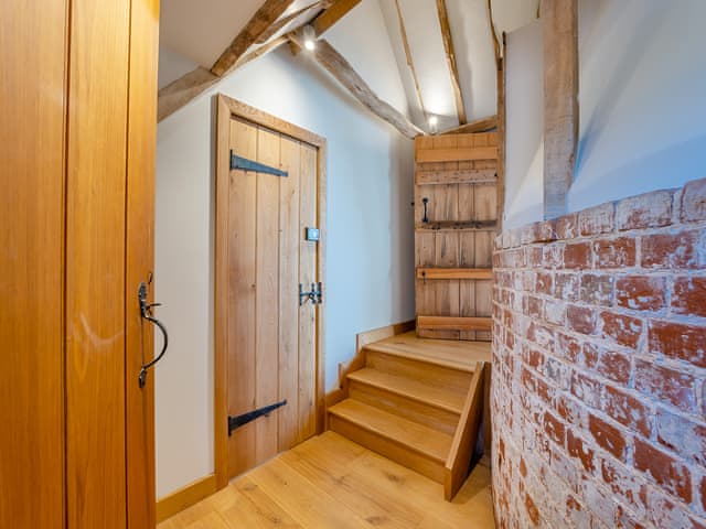 Hallway | The Oast - New Shelve Farm Holidays - New Shelve Farm Holidays, Lenham, near Maidstone