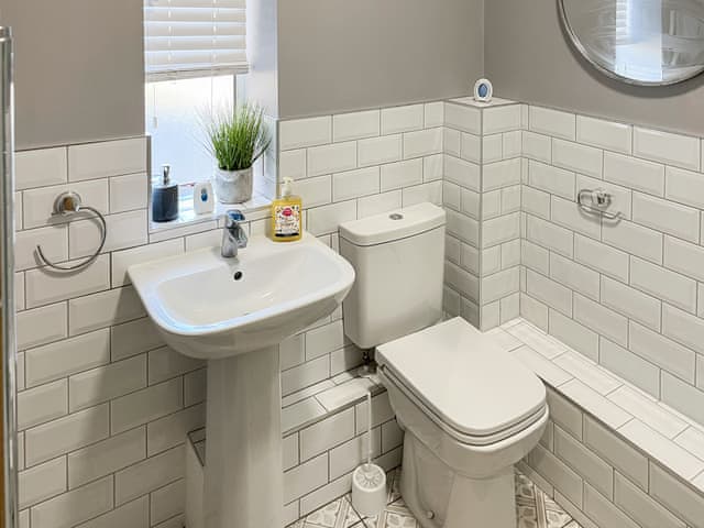 Bathroom | Halo Apartment, Rawcliffe, near York