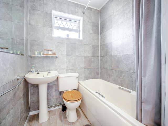 Bathroom | New Trend, Chapel St Leonards, near Skegness