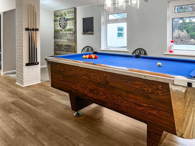 Games room | Primrose Apartment - Moorhead Country Holidays, Woolfardisworthy, Clovelly