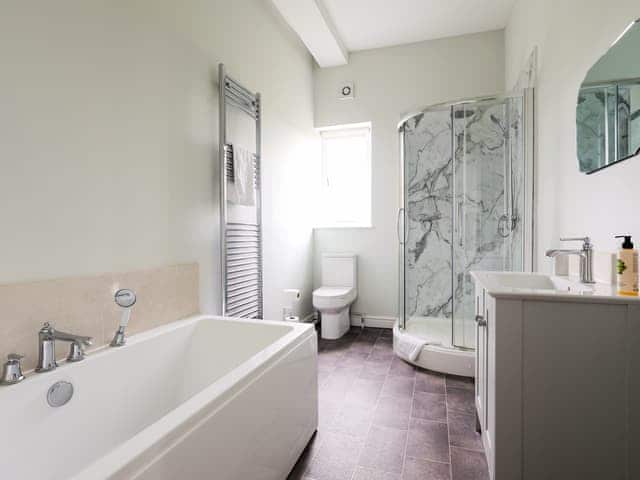 Bathroom | Salt House - Berkeley Castle, Berkeley