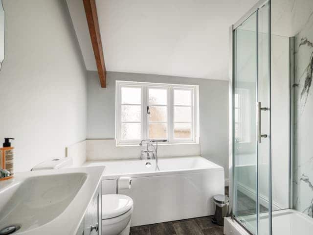 Bathroom | Salt House - Berkeley Castle, Berkeley