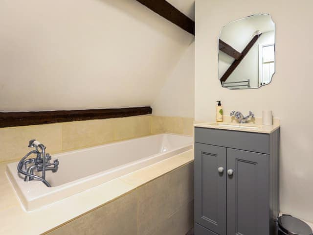 Bathroom | Salt House - Berkeley Castle, Berkeley