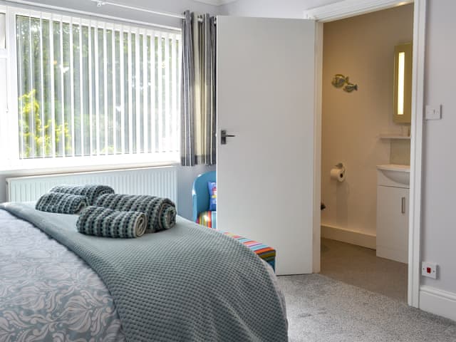 Double bedroom | Scarborough Rose Apartment, Scarborough