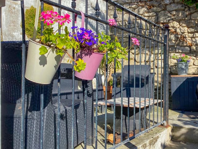 Outdoor | Mallams Art House, Portland, near Weymouth