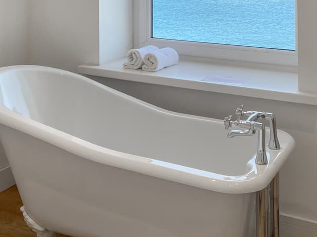 Bathroom | The Lookout, Sennen