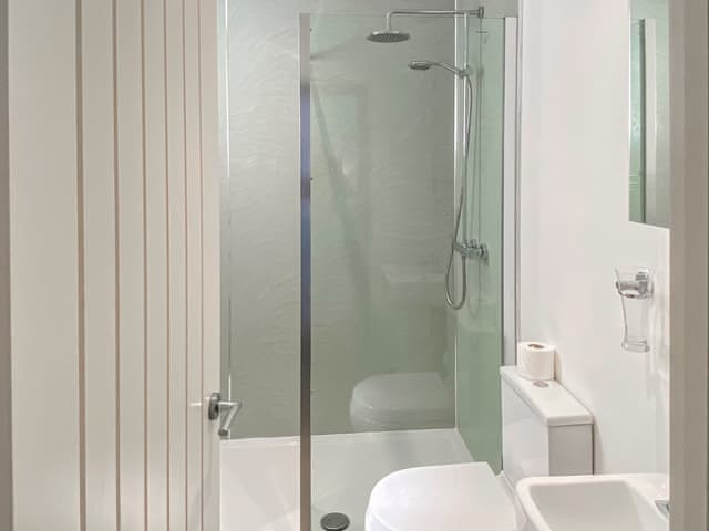 Bathroom | The Lookout, Sennen