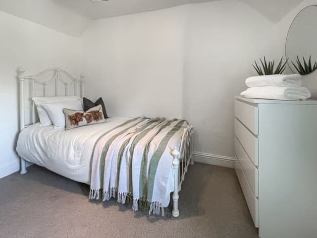 Single bedroom | Swift Nest Cottage, Easton On The Hill, near Stamford