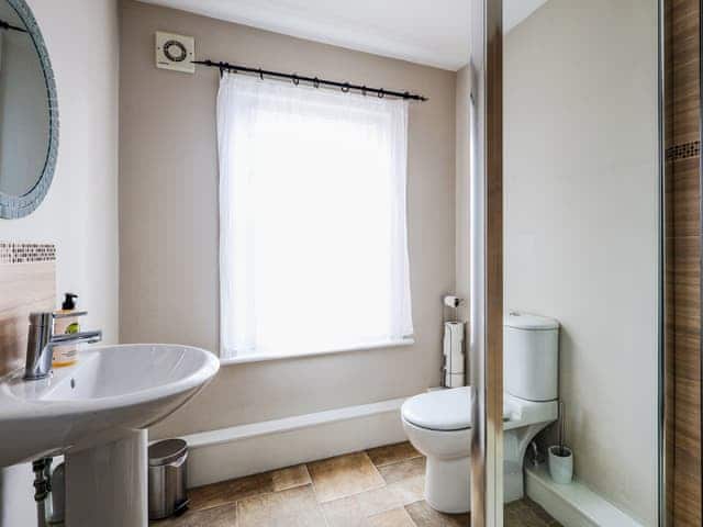 Bathroom | Brook House - Berkeley Castle, Berkeley