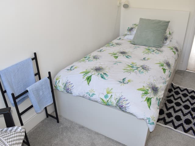 Single bedroom | Trinity Bee, Ventnor
