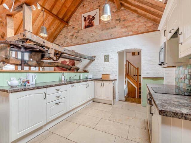 Kitchen | The Chaff House - Milton End Farm Barns, Arlingham, near Frampton-on-Severn