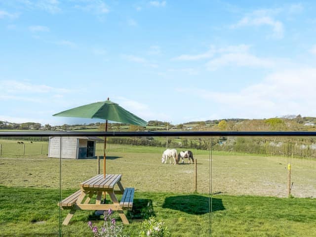 Garden and grounds | The Old Cowshed, Thorness