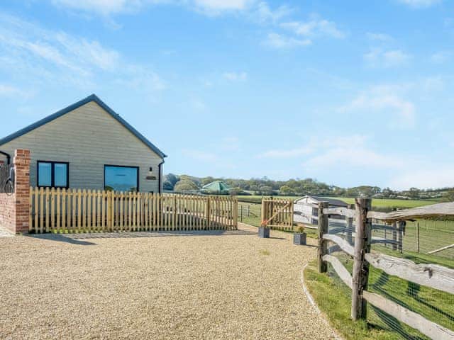 Garden and grounds | The Old Cowshed, Thorness