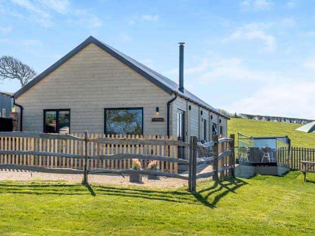 Garden and grounds | The Old Cowshed, Thorness
