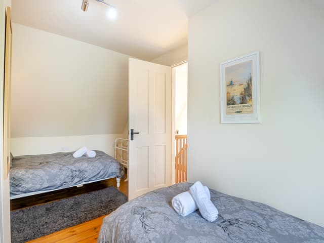 Twin bedroom | Cedar - Chestnut Tree Barns, Ilketshall St Margaret near Bungay