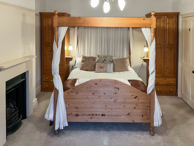 Double bedroom | Sheen Cottage, Fylingthorpe, near Robin Hood’s Bay