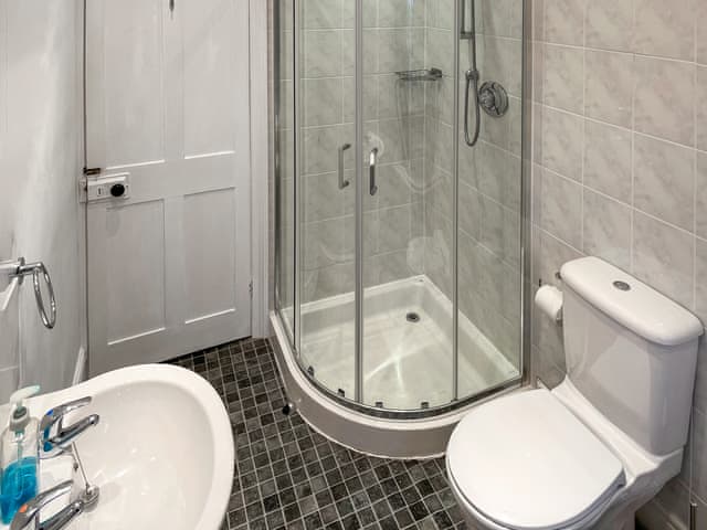 Bathroom | Sheen Cottage, Fylingthorpe, near Robin Hood’s Bay