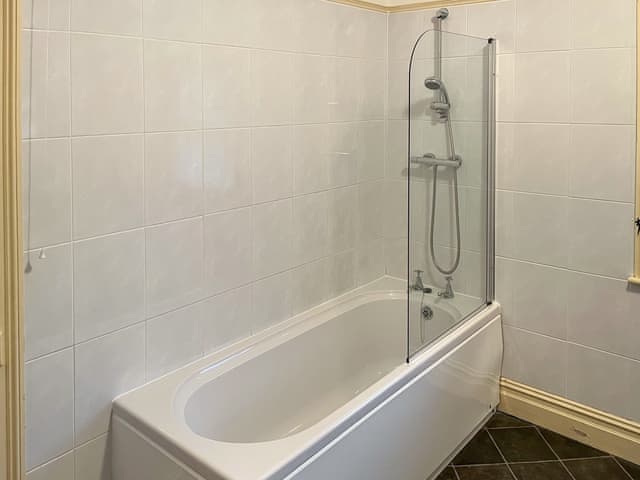 Bathroom | Sheen Cottage, Fylingthorpe, near Robin Hood’s Bay