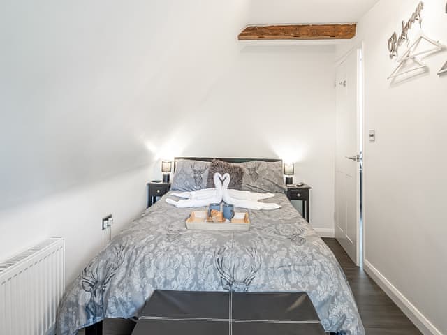 Double bedroom | Treetops - Chestnut Tree Barns, Ilketshall St Margaret near Bungay