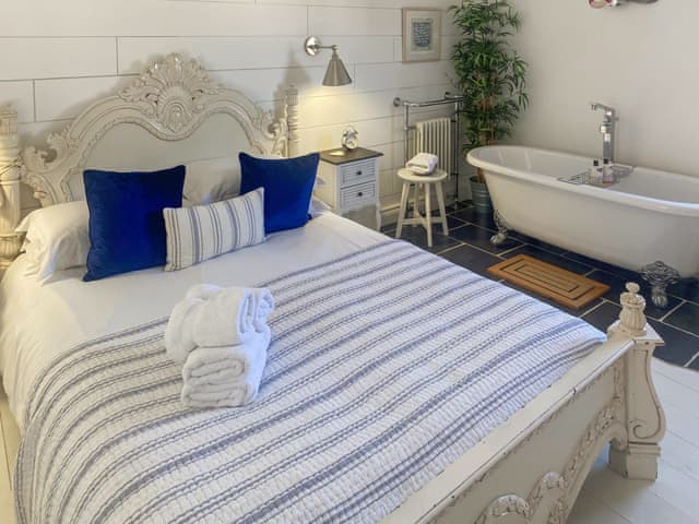 Double bedroom | Gylly Cottage, Mousehole