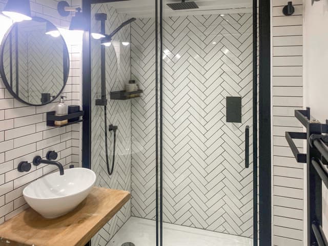 Bathroom | Gylly Cottage, Mousehole