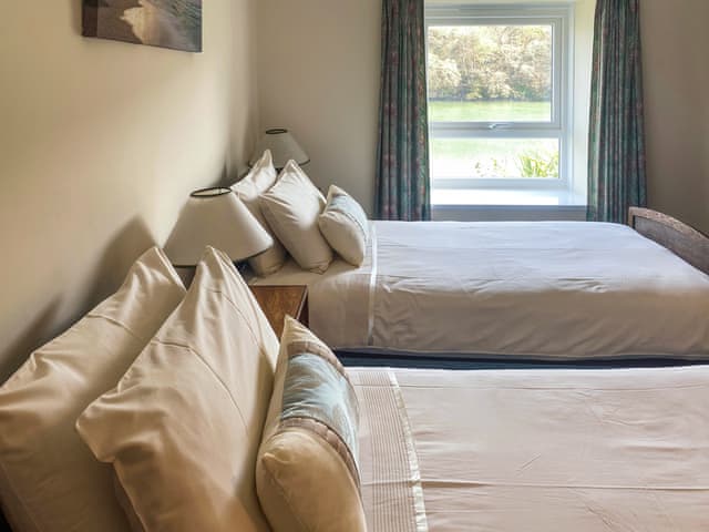 Twin bedroom | Riverside, Truro