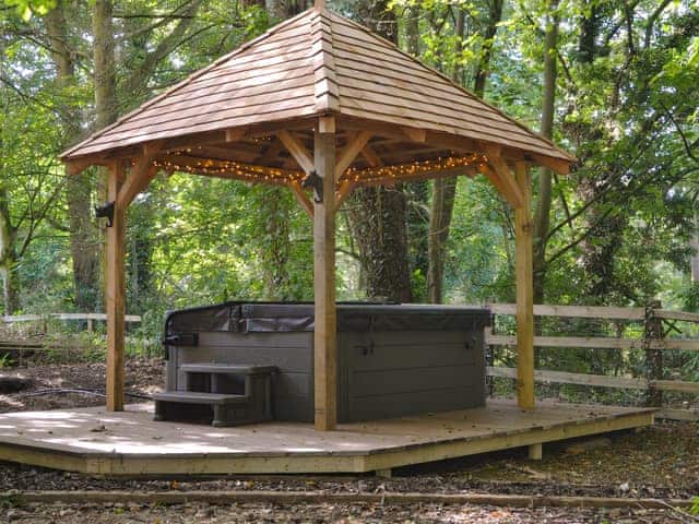 Hot tub | Lawnswood, Brompton-by-Sawdon