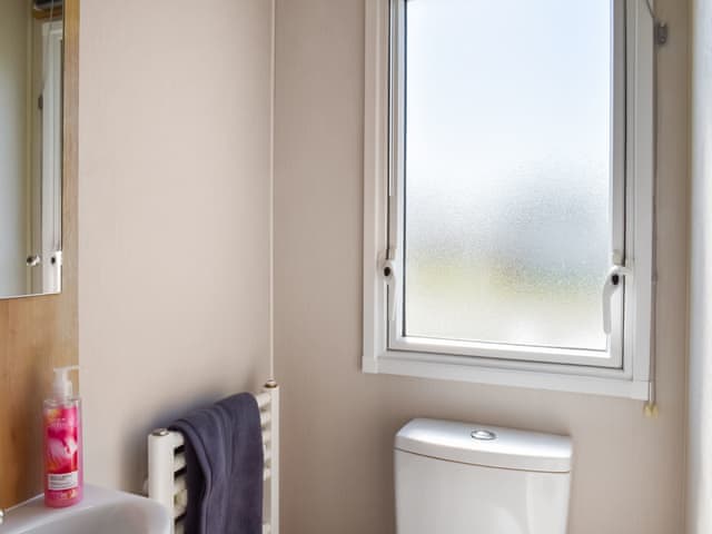 Bathroom | The Hideaway - Ocean Edge Retreats, Morecambe