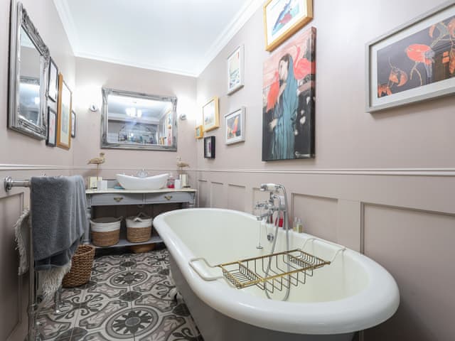 Bathroom | Church Garden Apartment, Malvern