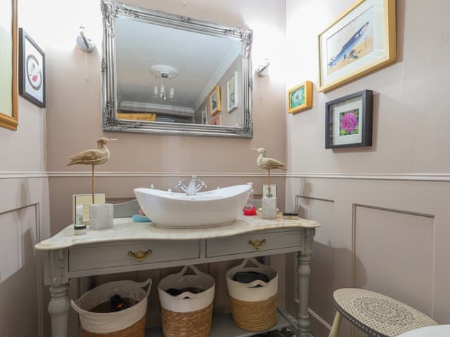 Bathroom | Church Garden Apartment, Malvern