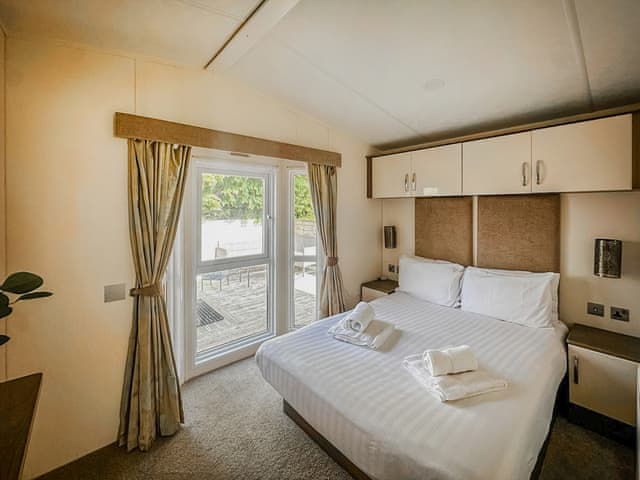 Double bedroom | Phoenix - Felmoor Cabin Escapes, Morpeth